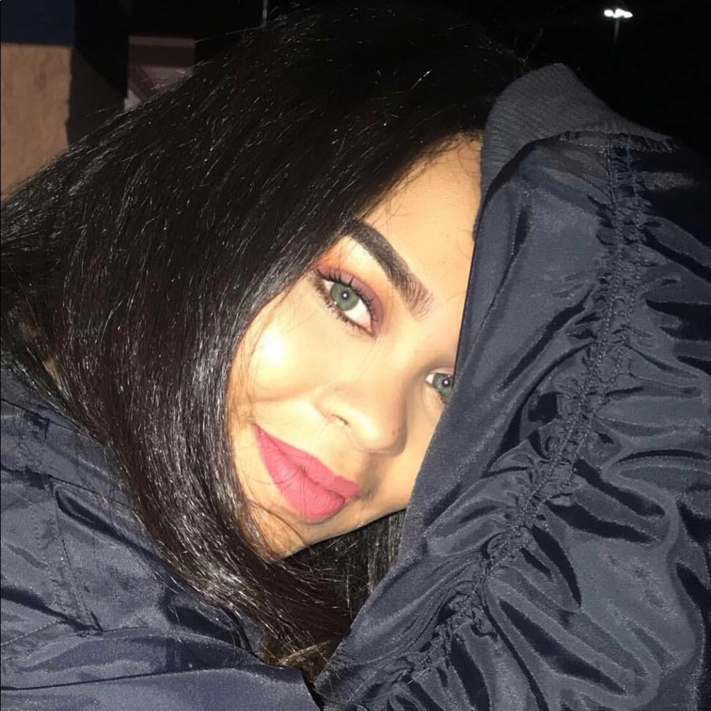 Meet your Posher, Cessie